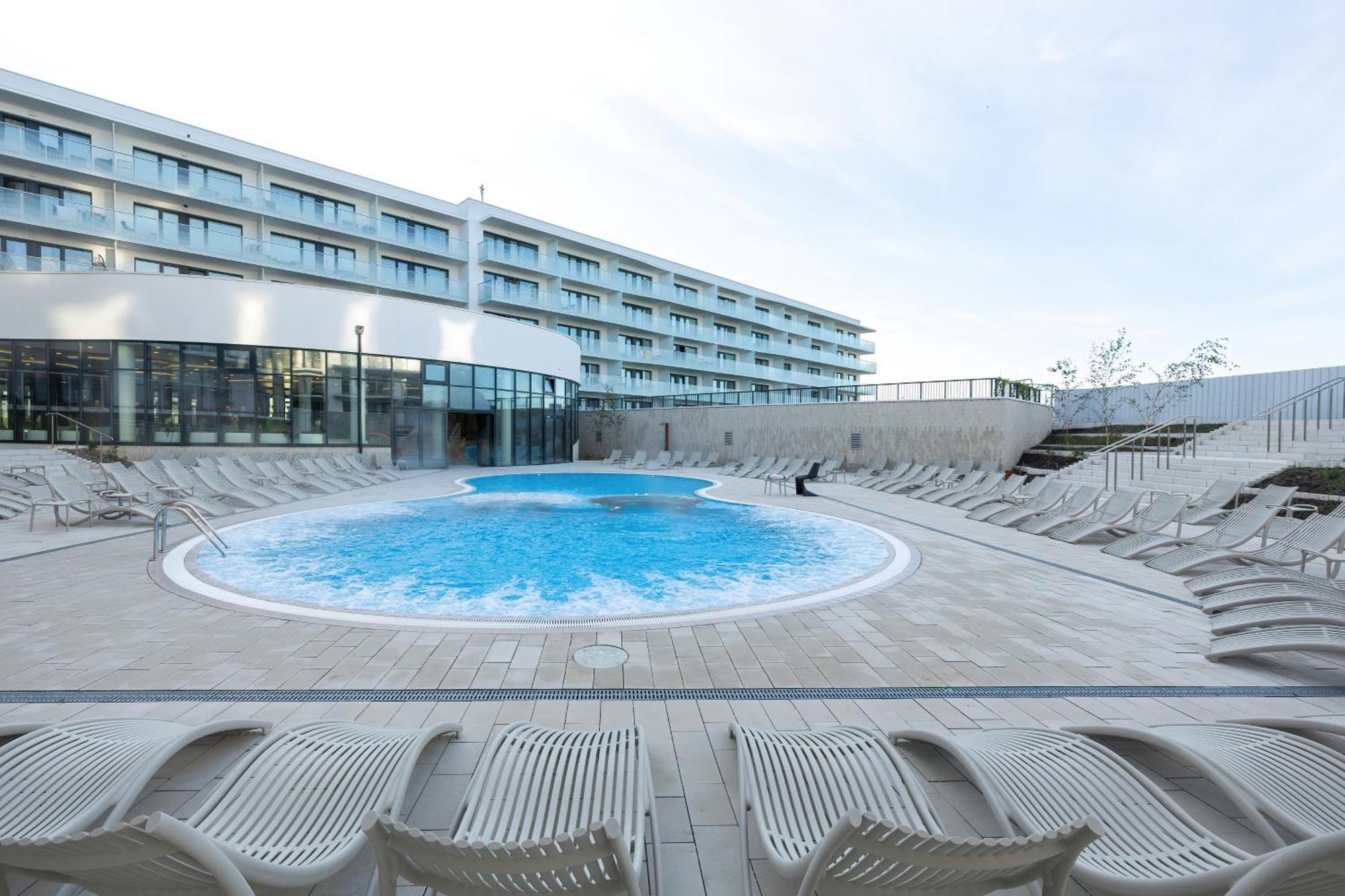 Family Apartment With Gym And Swimming Pool By Renters Prestige Kołobrzeg Exterior foto